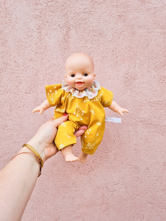 Coffret cadeau vêtements Poupée 28cm minikane Babies cadeau personnalisé original vichy moutarde