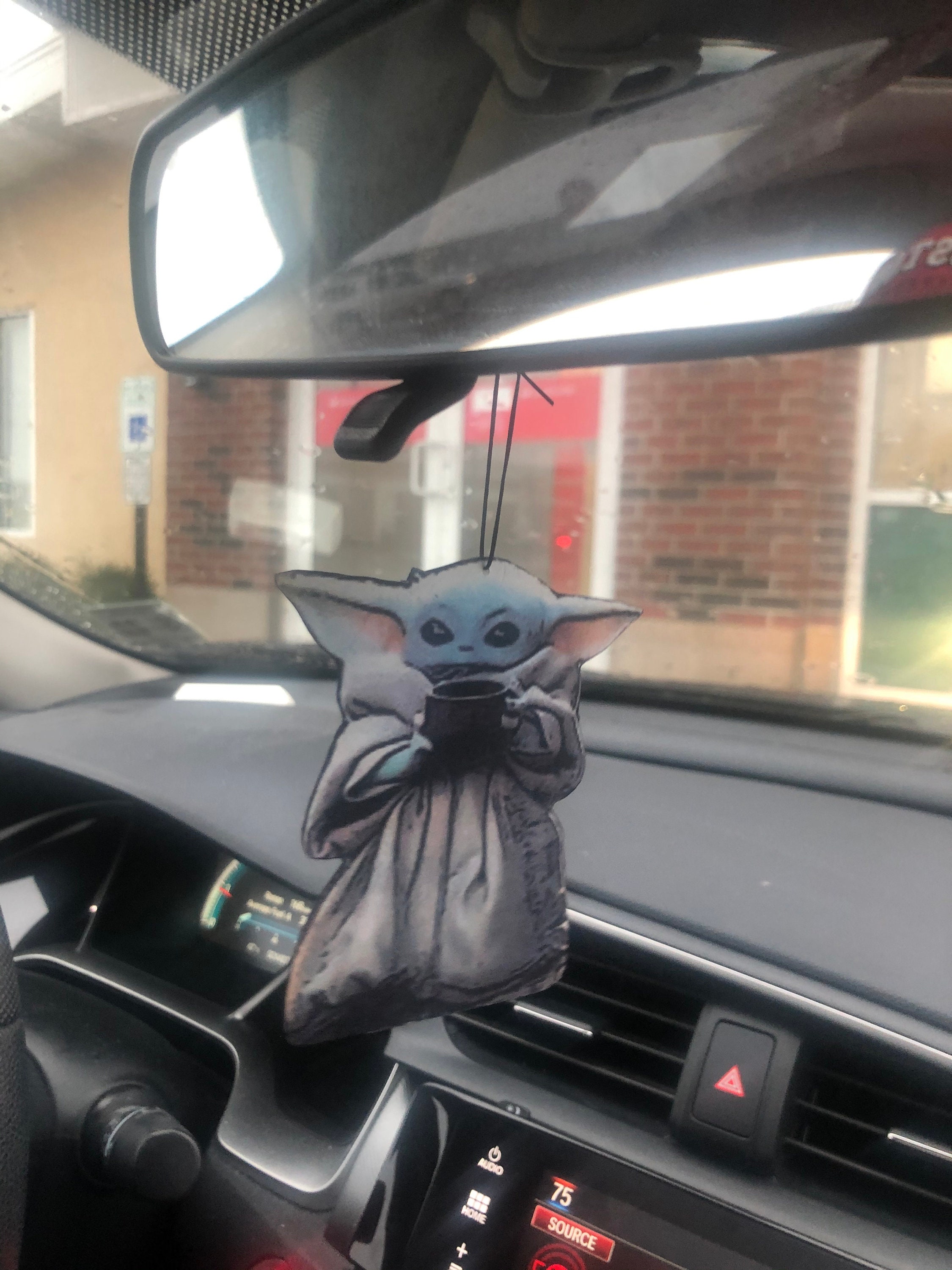 Baby Yoda inspiriertes Auto Lufterfrischer - .de