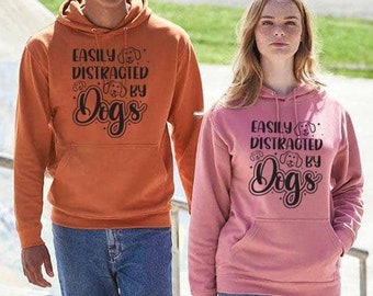 Personalisierter Hoodie, Leicht abgelenkt von Hunden, Hundemama Sweatshirt Geschenk für Hundeliebhaber.