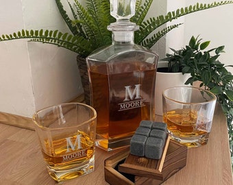 Personalisierte 750ml Whisky Dekanter Set, personalisierte gravierte Whiskygläser, Whisky Geschenk für Papa, Stiefvater Weihnachtsgeschenk, Whisky Geschenk