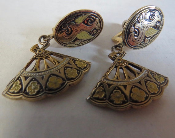 Dramatic lovely screw back dangling earrings from… - image 1