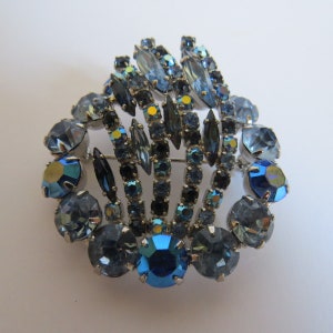 Exquisite blue unique rhinestone brooch fine vintage extraordinary design