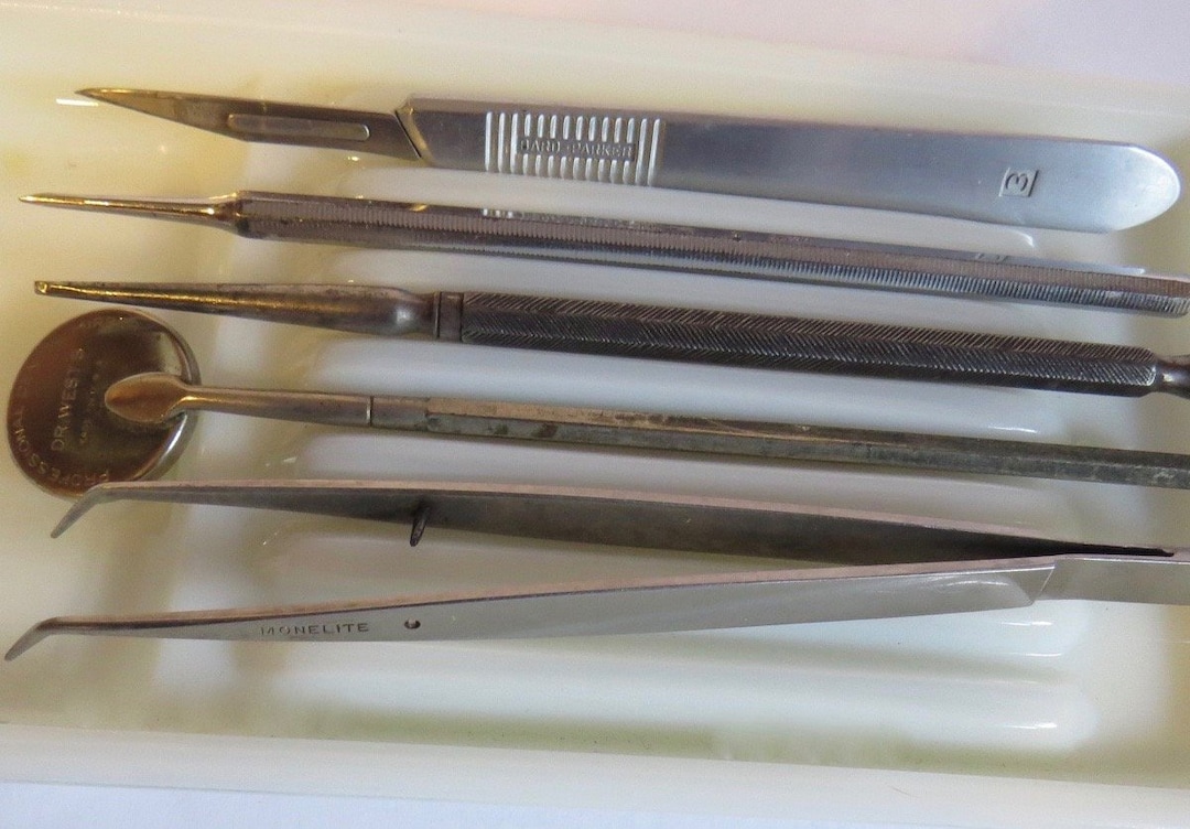 5 Vintage Dental Tools With Scalpel and Milk Glass Tray Interesting