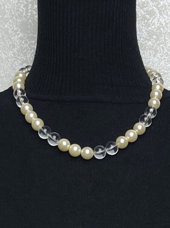 Vintage necklace. Lucite and faux pearl beads.