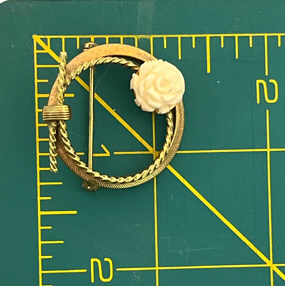 Vintage classic gold tone circle with a rose broo… - image 2