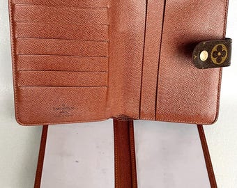 Louis Vuitton Monogram  Wallet 6 Card Slots zip around with insirt