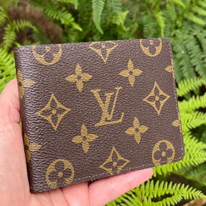 Auténtica cartera unisex Louis Vuitton Monogram LV, compacta, plegable, fácil de usar, monedero pequeño, bolso de mano, de bolsillo, clásica, atemporal.
