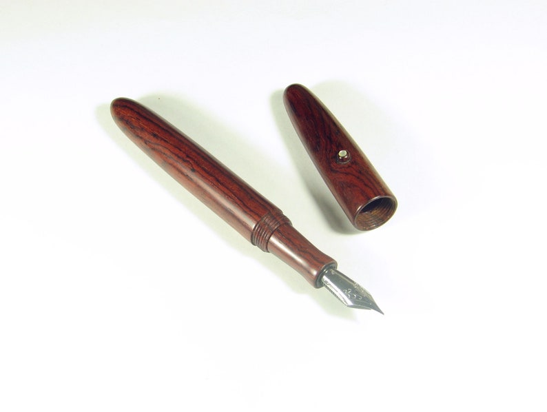 Stylo-plume entièrement en bois de cocobolo image 5