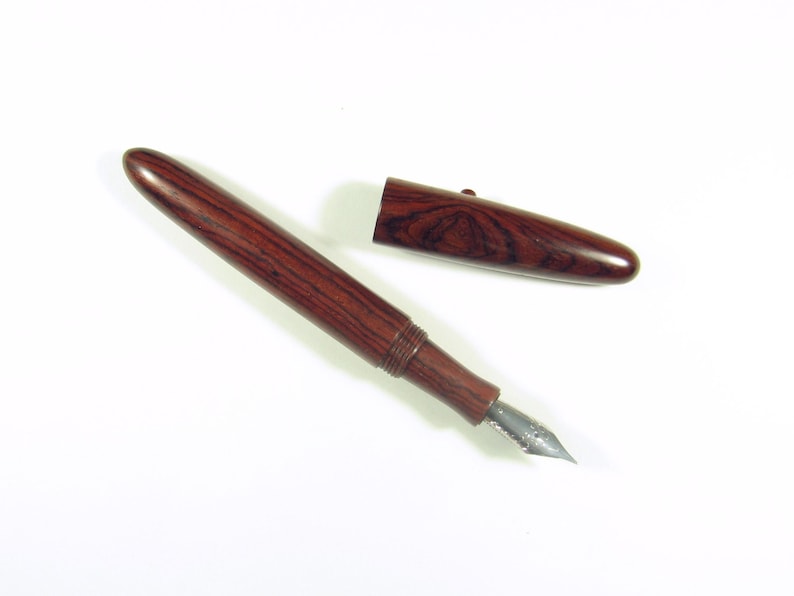 Stylo-plume entièrement en bois de cocobolo image 3