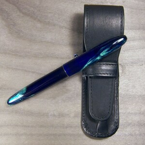 Stylo plume en résine bleue et verte, forme en cigare image 2