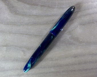 Fountain pen, cigar shaped, green and blue alumilite resin