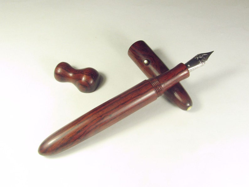 Stylo-plume entièrement en bois de cocobolo image 1