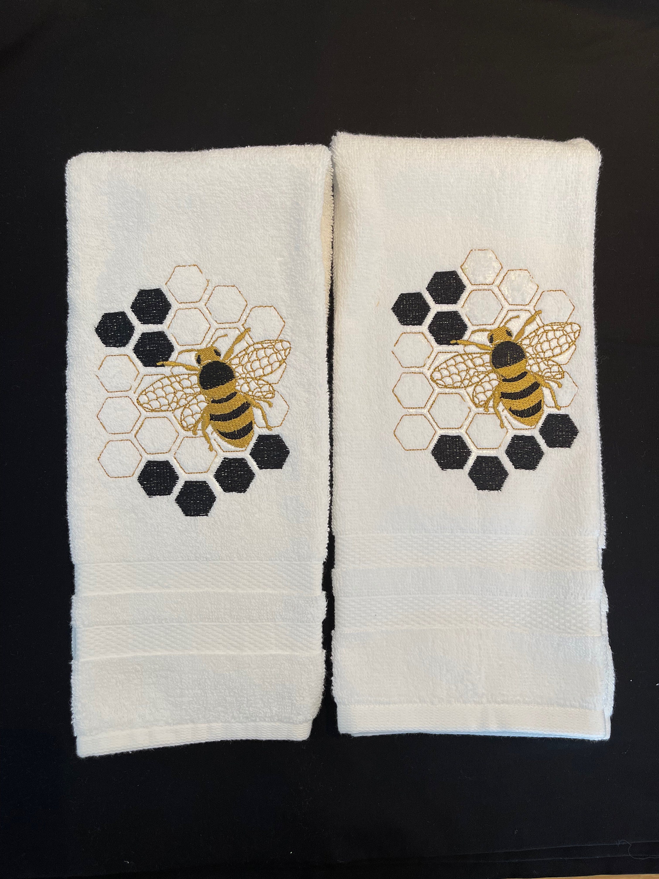 AnyDesign 4 Pcs Honey Bee Kitchen Dish Towel Summer Bumblebee Hand Towels  Honeycomb Dishcloth Sweet As Honey Tea Towel Farmhouse Bee Themed Decor