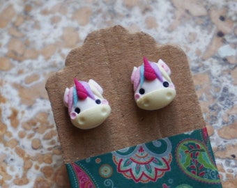 Orecchini a lobo Unicorno in fimo. Diversi colori disponibili