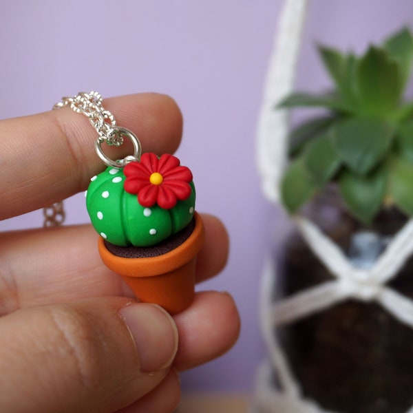 Fimo Cactus vetplant ketting - rode bloem