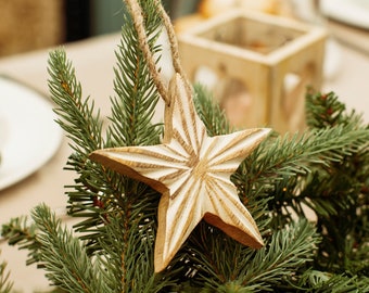Natural Wood Whitewashed Star Christmas Tree Decoration - Winter Festive Rustic Nordic Hygge Natural Vintage Cosy Yarn Mango wood