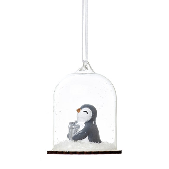 Niedlicher Pinguin mit Geschenk in Schneekuppel Glas Weihnachtsbaum  hängende Christbaumkugel Winter Wonderland Festliche Natur Antarktis Tiere  Pingu Spaß Geschenk -  Österreich