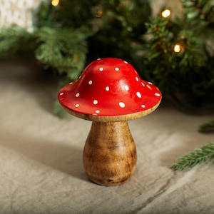 Red and White Polka Dot Wooden Toadstool Christmas Ornament - Winter Festive Rustic Nordic Hygge Natural Woodland Cosy Mushroom Gift