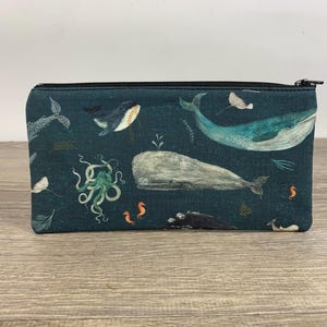 Bolsa organizadora de algodón hecha a mano con cremallera Whale Tale (20 x 10 cm)