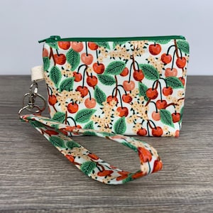 Rifle Paper Co Schlüsselanhänger Beutel in Kirschrot, Kleine Zipper Bag Wristlet, ID Inhaber, Tiny Wristlet, Handgemachtes Geschenk, Grab and Go Brieftasche
