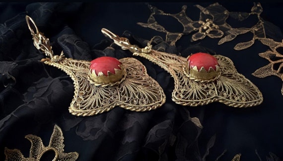 Vintage red coral gold earrings - image 1