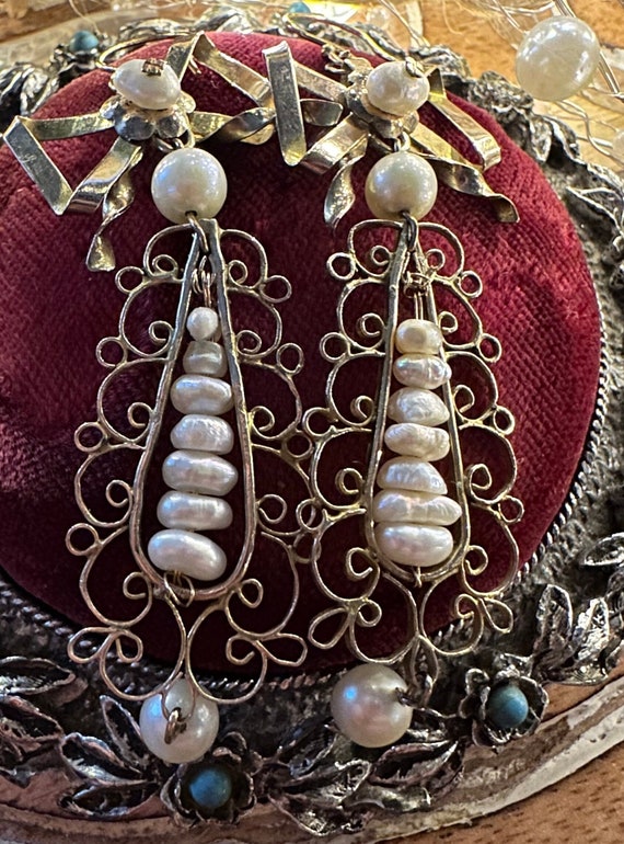 Vintage long filigree and pearl earrings - image 9
