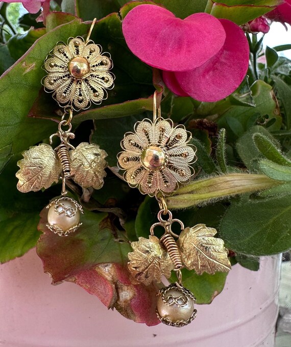 Vintage Pearl Floral earrings