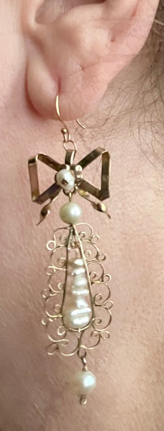 Vintage long filigree and pearl earrings - image 6