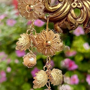 Timeless elegant Vintage Pearl Floral Earrings