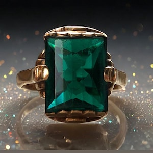 Emerald Nights 1930s Art Deco 10k Gold Paste Cocktail Ring
