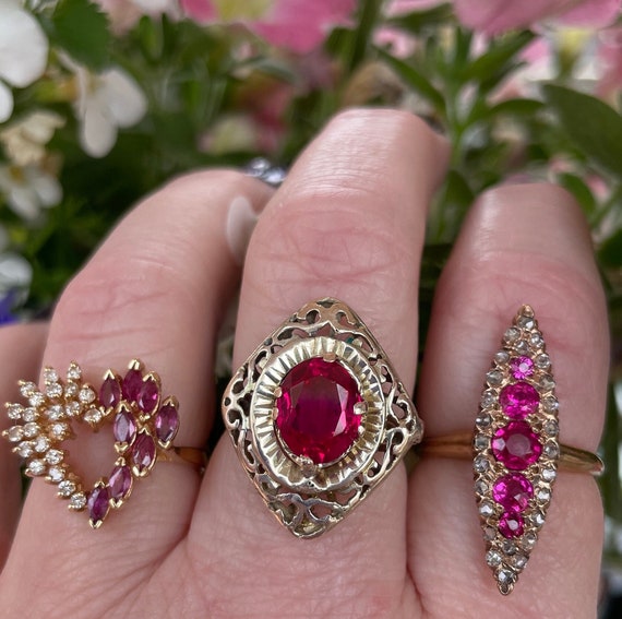 Victorian-Art Deco 10k Gold Ring with Vibrant Red… - image 7