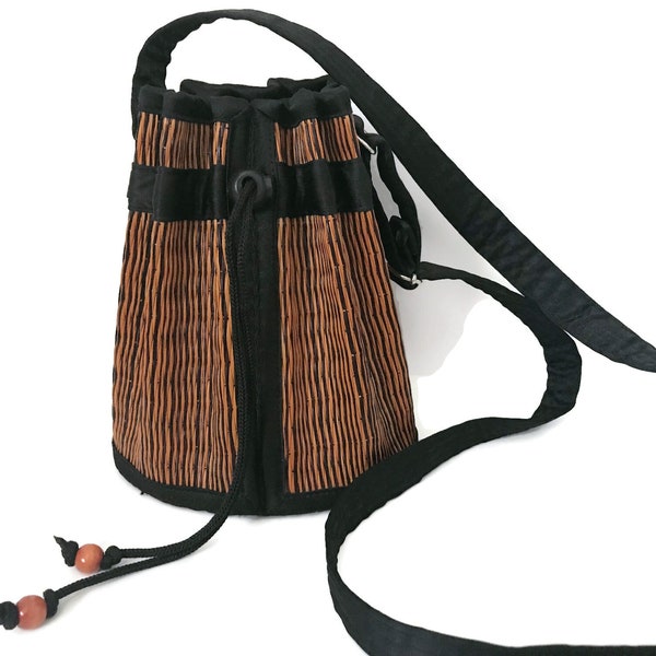 Small Woven Shoulder Cross Body Bag EXC from Charleston City Market, Vintage Drawstring Basket Bag Purse Pocketbook