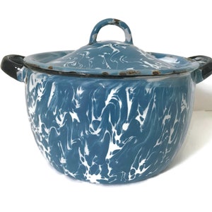 Blue Swirl Graniteware 6&quot; Covered Pot Bucket, Small Handled Enamelware Pot with Lid, Enamel Berlin Kettle with Lid