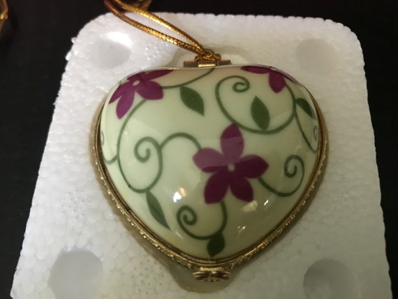 Heart Shaped Trinket Box Ornament, Ceramic Puffed… - image 5