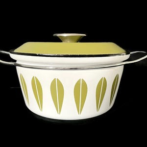 CatherineHolm Lotus 2-1 / 2 Qt braadpan met deksel UITSTEKEND, MCM keuken witgroen geëmailleerd metaal vintage halverwege de eeuw