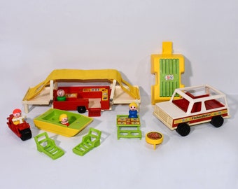 Vintage Fisher Price Little People Play Family Camper Playset Complete 992 0123!