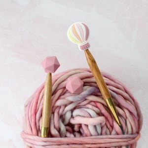 Air Balloon Needle Stoppers| Knitting Needle Stoppers | Knitting Notions | Stitch Stoppers | Needle Point Protectors | Stitch Holders