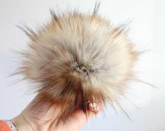 White Oak LUXE Faux Fur Pom