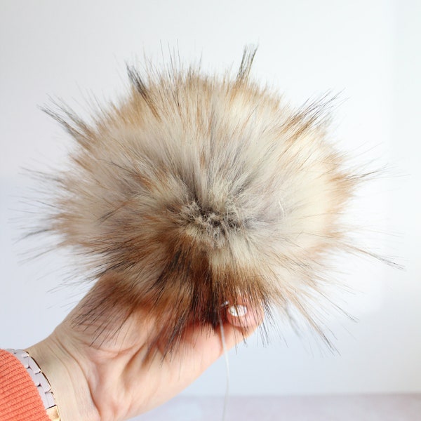 White Oak LUXE Faux Fur Pom