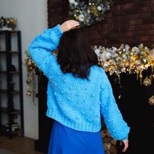Cropped chunky knit sweater Hand knit jacket Volume women&#39;s cardigan Plush knitted cardigan Handmade blue cardigan Cable knit cardigan