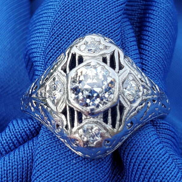 Earth mined Diamond Cushion cut Art Deco Platinum Engagement Ring. Natural Diamond Vintage Antique Platinum Filigree Solitaire