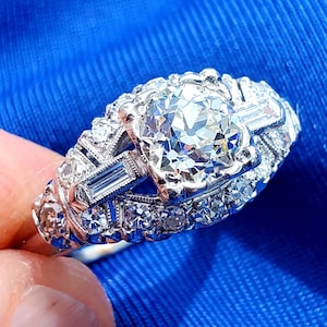 Art Deco Diamond Engagement Ring: Antique Platinum Solitaire, c1920