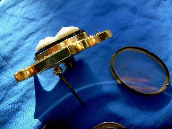 Special Elegant Victorian Memory Locket Brooch An… - image 4
