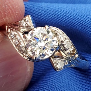 Antique Diamond Solitaire Ring: Platinum & 14k Gold, c1880-1920