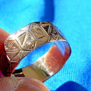 Victorian 10k Rose Gold Wedding Band: Wide Engraved Antique Ring