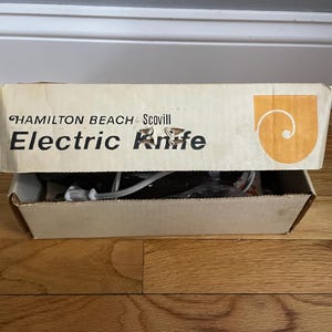 Vintage Hamilton Beach–Scovill Electric Knife – WORKS