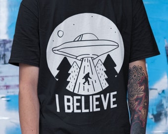 UFO Abduction Bigfoot I Believe Short-Sleeve Unisex T-Shirt Conspiracy Theory
