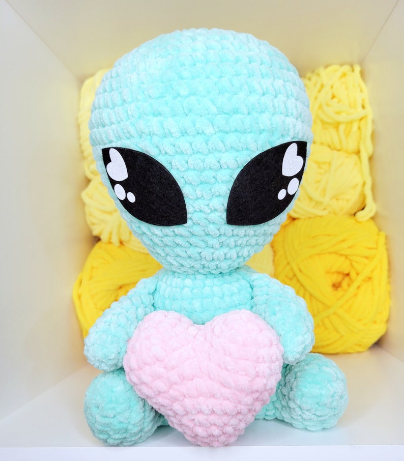 Cosmo The Alien Crochet Pattern imagem 4