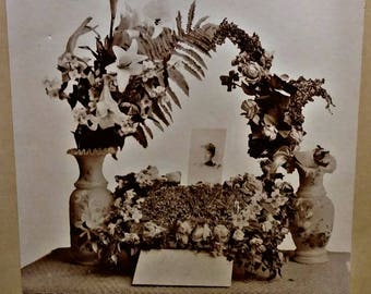 Large Funeral Mourning Wreath Photo