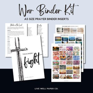 Peut inclure: Un kit de reliure de guerre avec des inserts de reliure de prière de taille A5. Le kit comprend des inserts avec du texte tel que "Abide in the Lord" et "This is where I fight". Les inserts présentent une croix et des citations inspirantes.